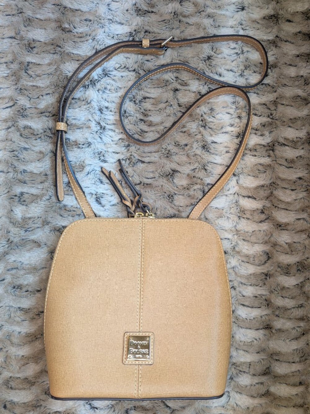 Bag | Vintage Dooney & Bourke Beige Saffiano Leather Crossbody Bag